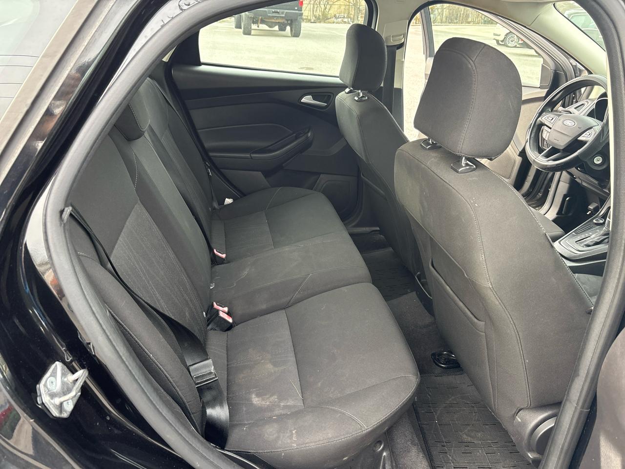 Ford Focus SE Hatch 2015