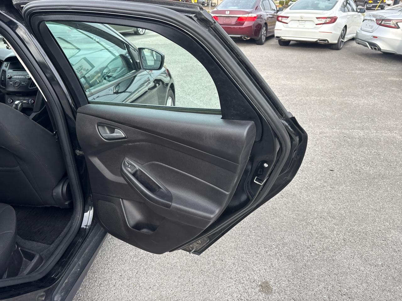 Ford Focus SE Hatch 2015