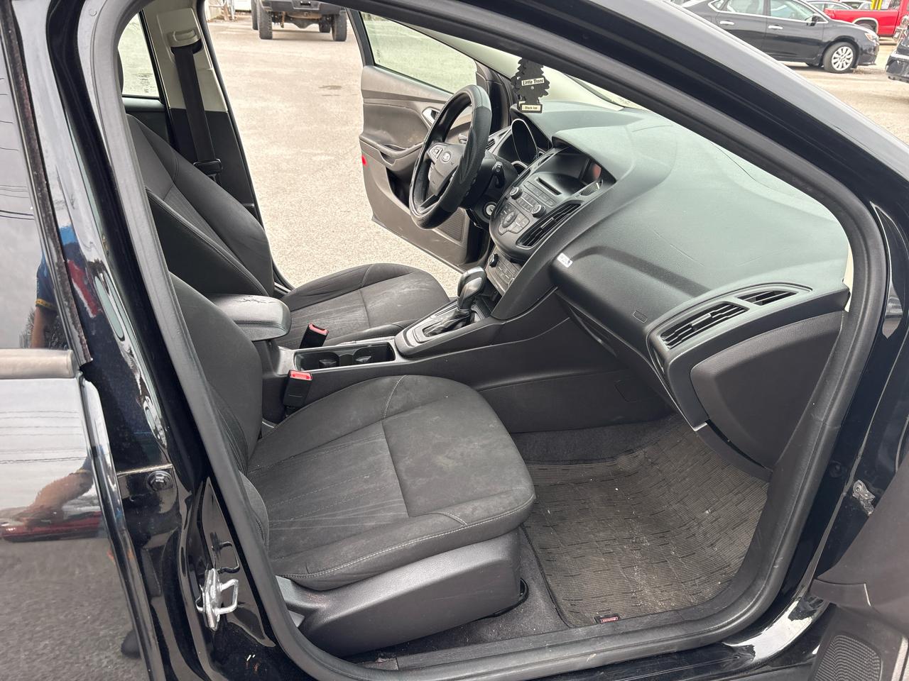 Ford Focus SE Hatch 2015