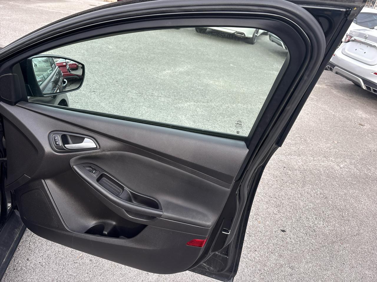 Ford Focus SE Hatch 2015