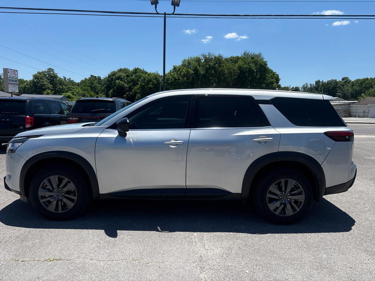 Nissan Pathfinder S 2025