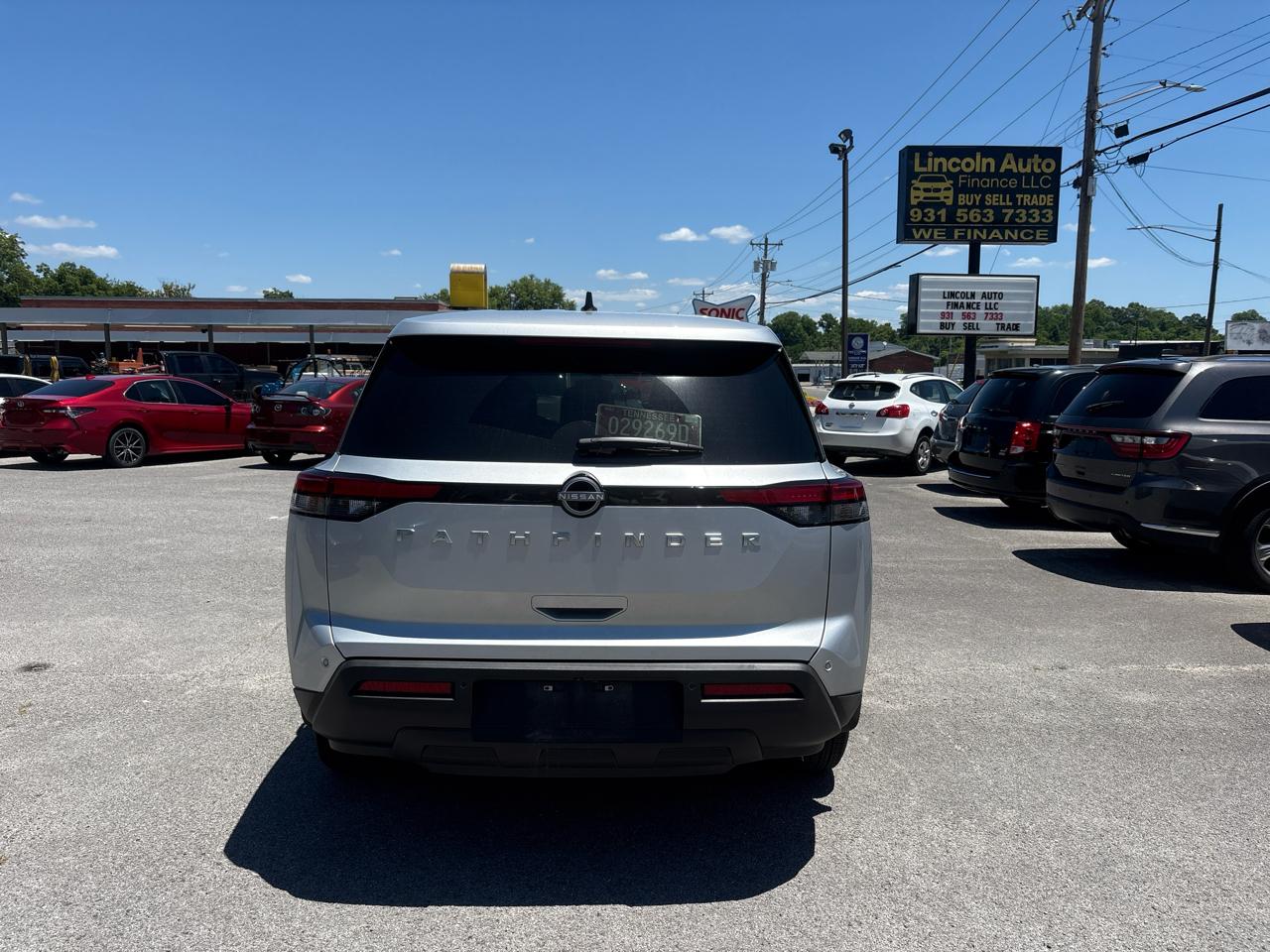 Nissan Pathfinder S 2025