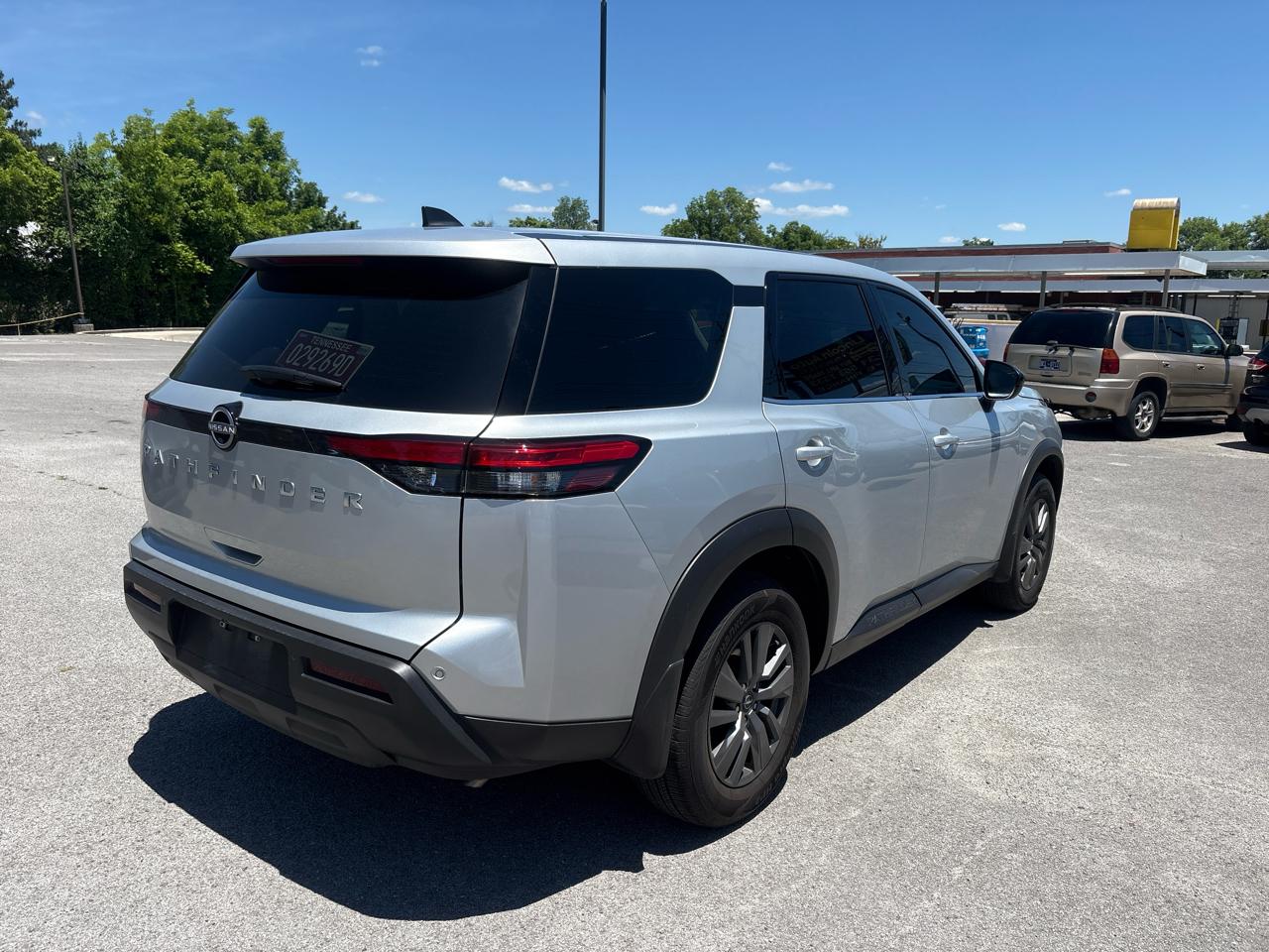 Nissan Pathfinder S 2025