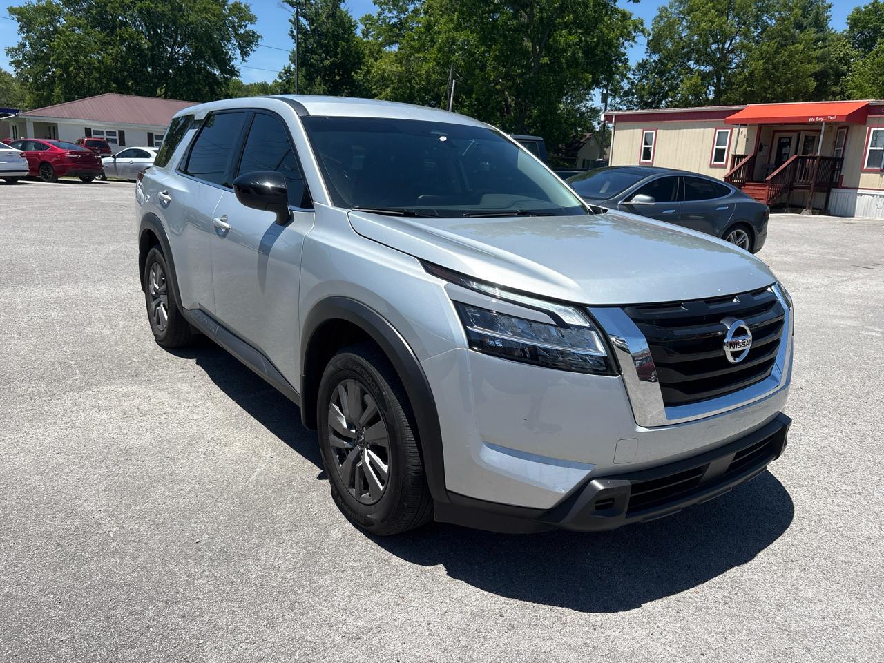 Nissan Pathfinder S 2025