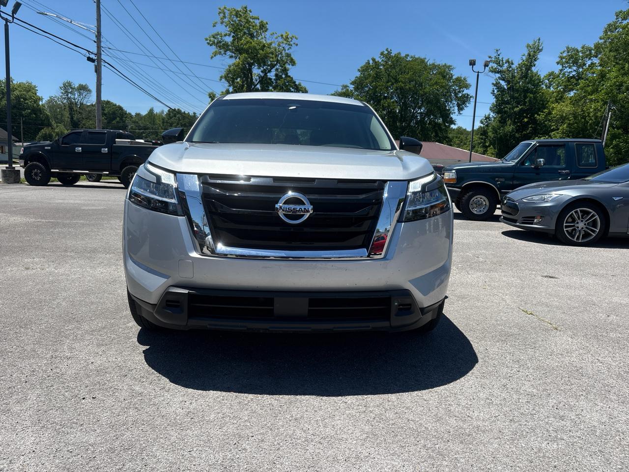 Nissan Pathfinder S 2025