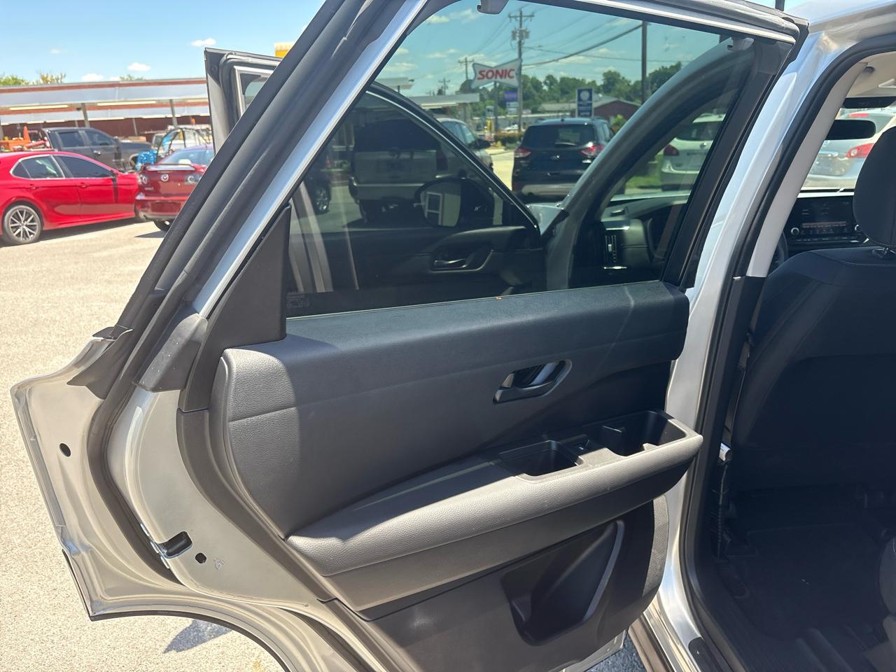 Nissan Pathfinder S 2025