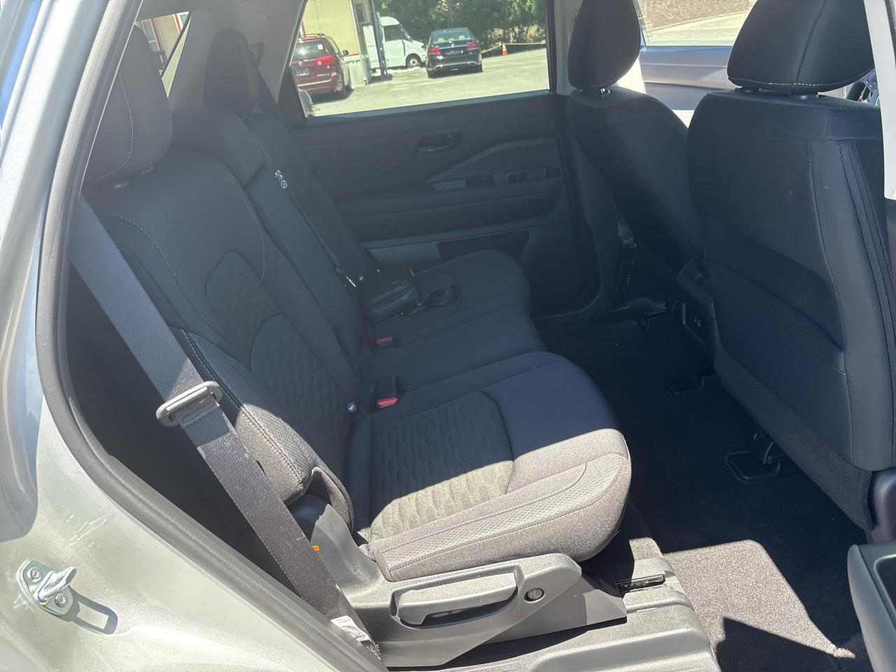 Nissan Pathfinder S 2025