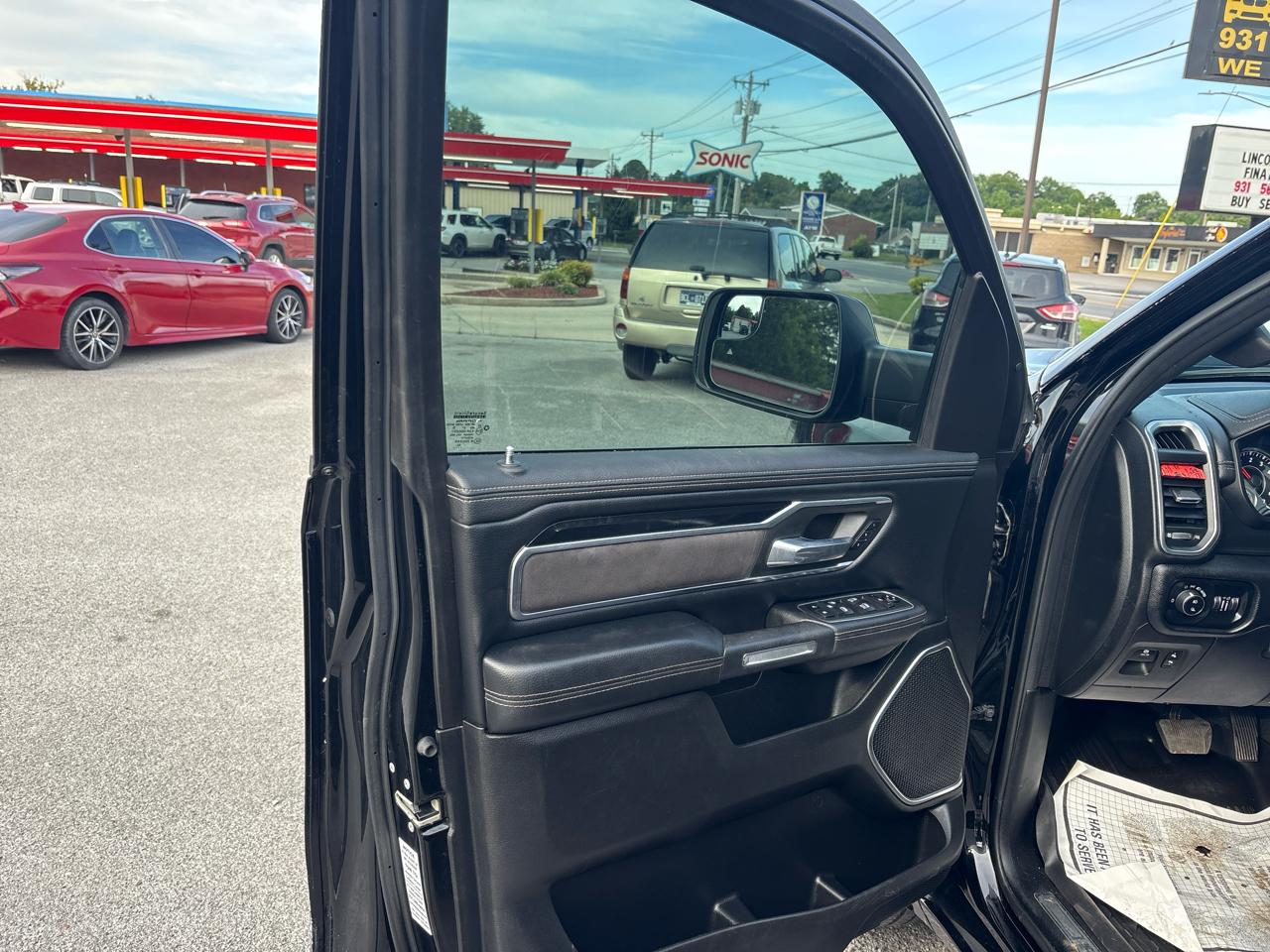 RAM 1500 Laramie Crew Cab SWB 4WD 2021