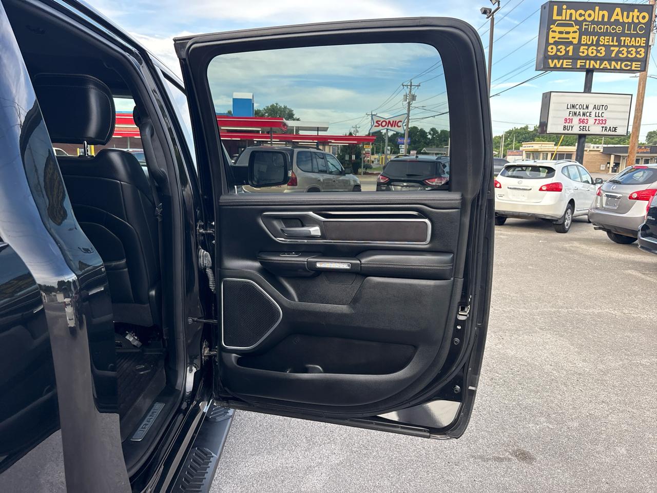RAM 1500 Laramie Crew Cab SWB 4WD 2021