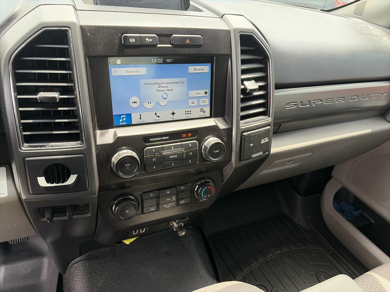 2019 Ford F-550 Super Duty Chassis Cab XLT - Photo 16