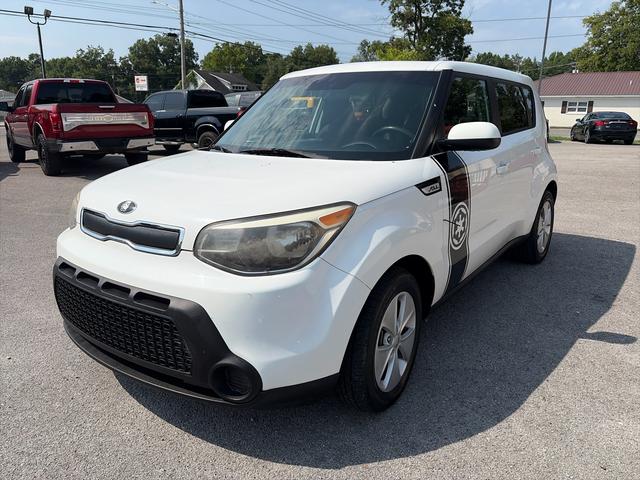 White 2015 Kia Soul Wagon Front-Wheel Drive Automatic