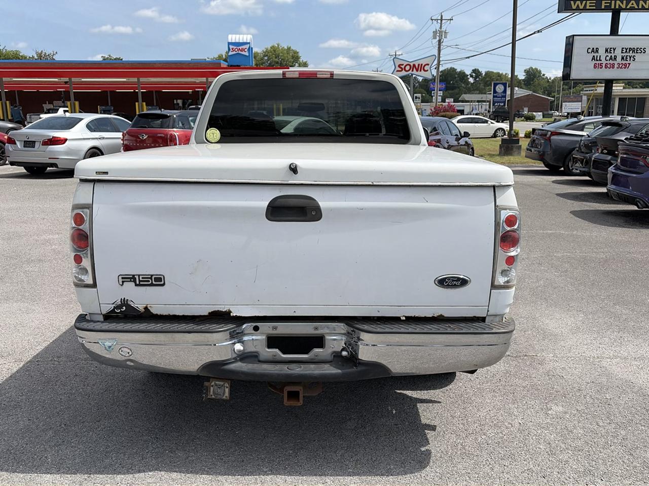 Ford F-150 2WD Reg Cab 122.5" XLT 1998
