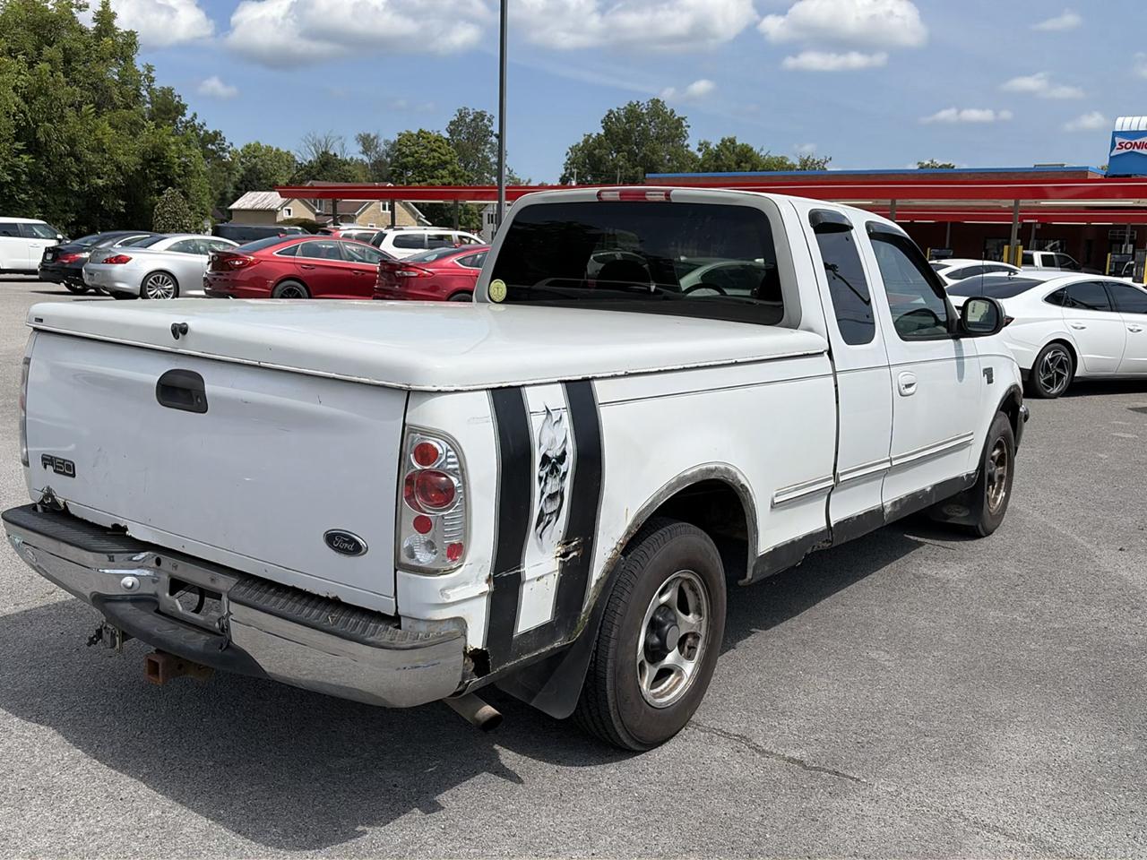 Ford F-150 2WD Reg Cab 122.5" XLT 1998