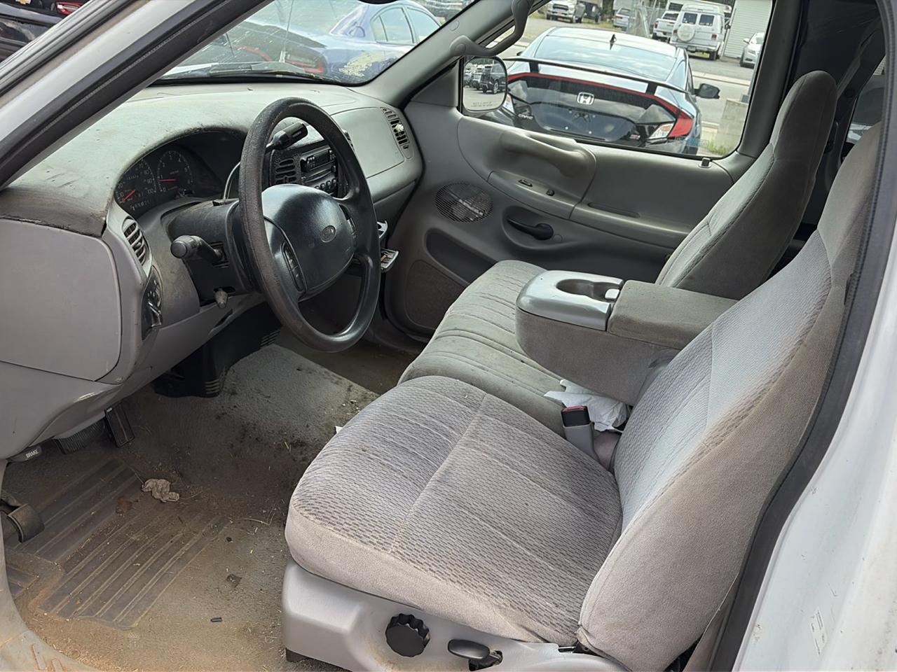 Ford F-150 2WD Reg Cab 122.5" XLT 1998