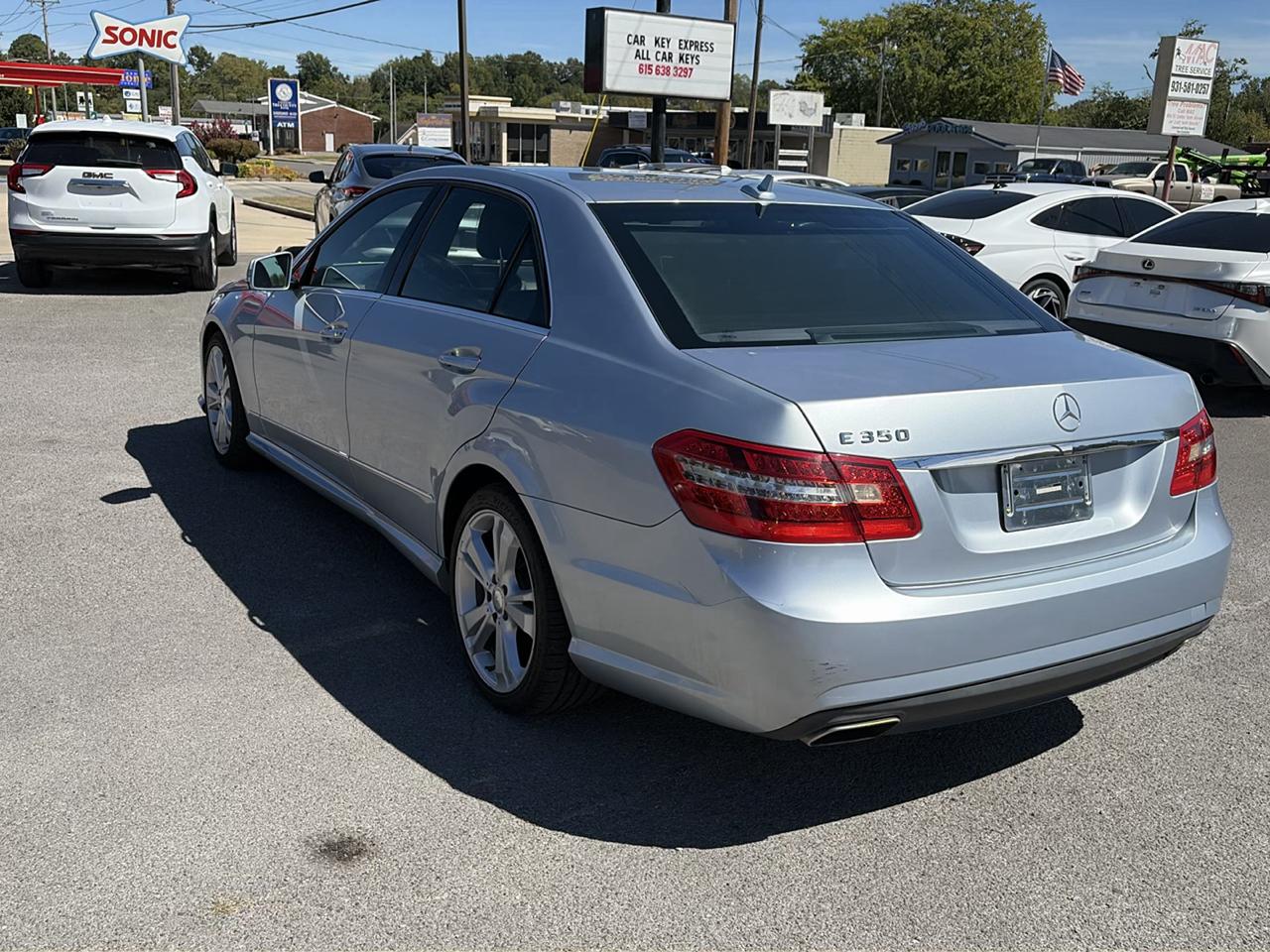 Mercedes-Benz E-Class photo 3