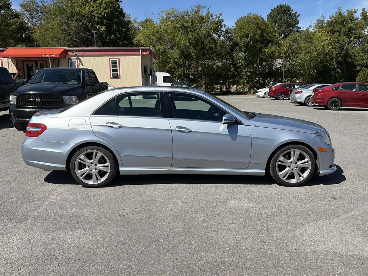 Mercedes-Benz E-Class photo 6