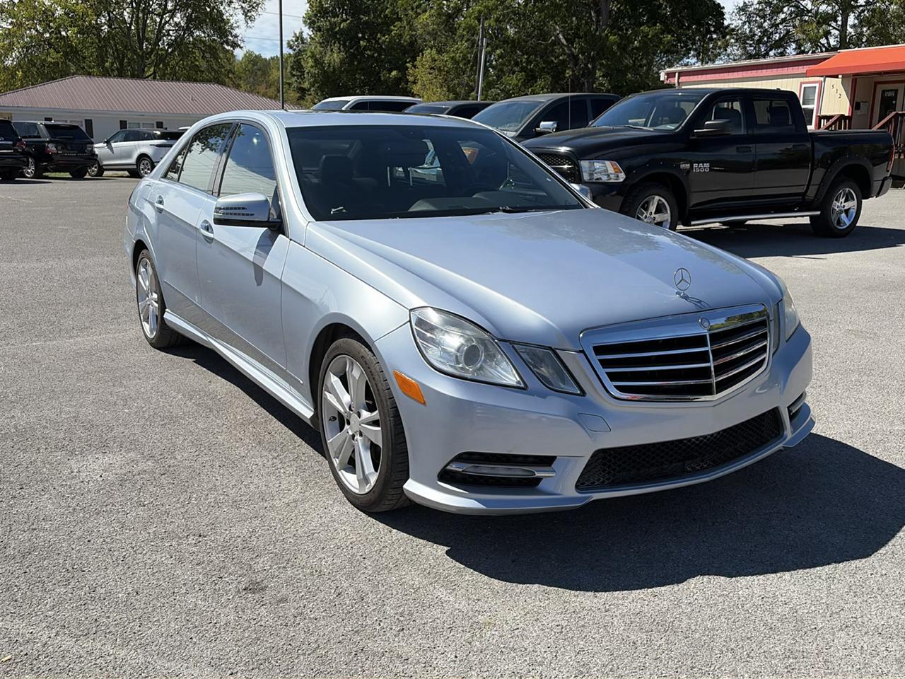 Mercedes-Benz E-Class photo 7