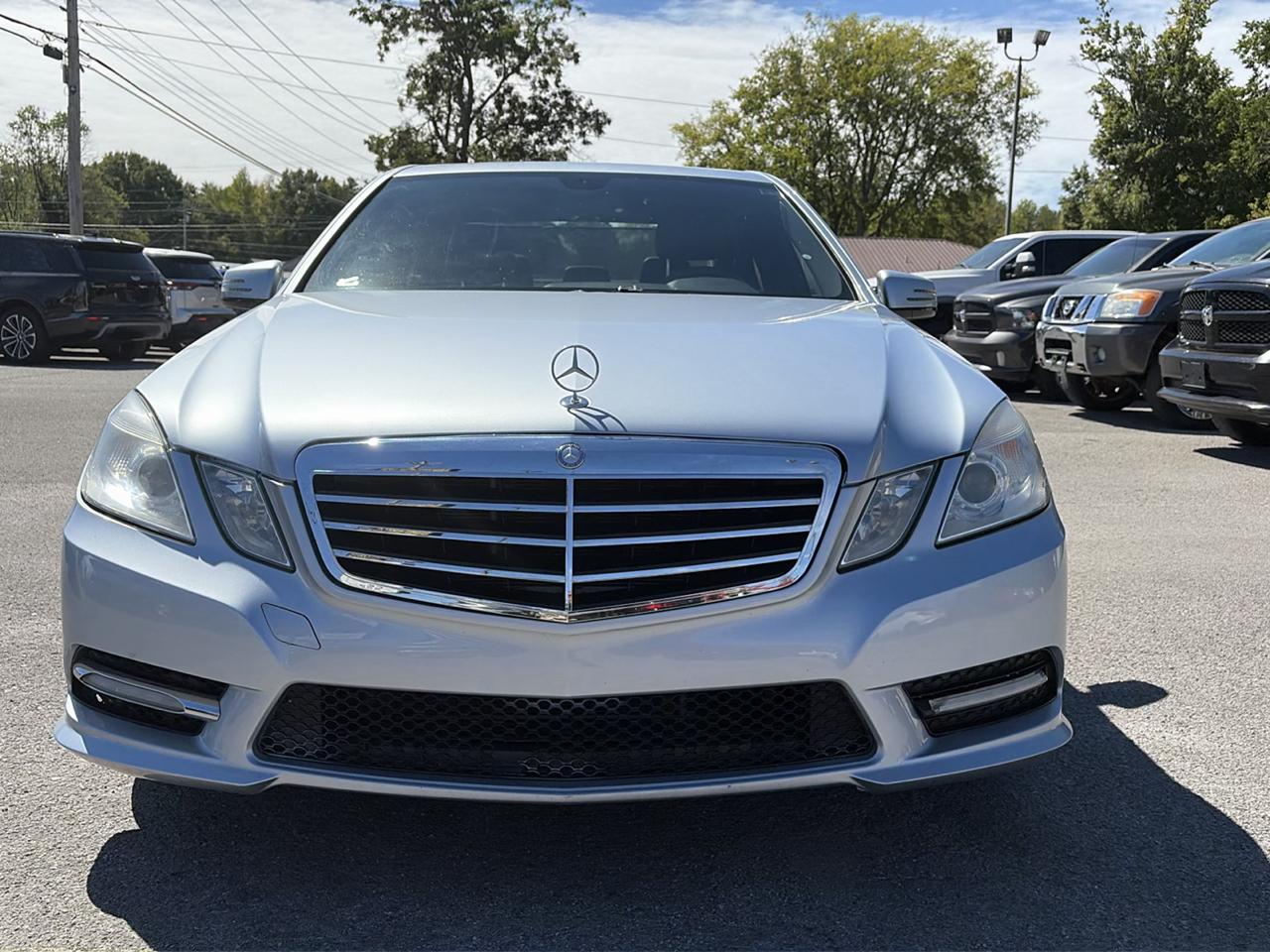 Mercedes-Benz E-Class photo 8