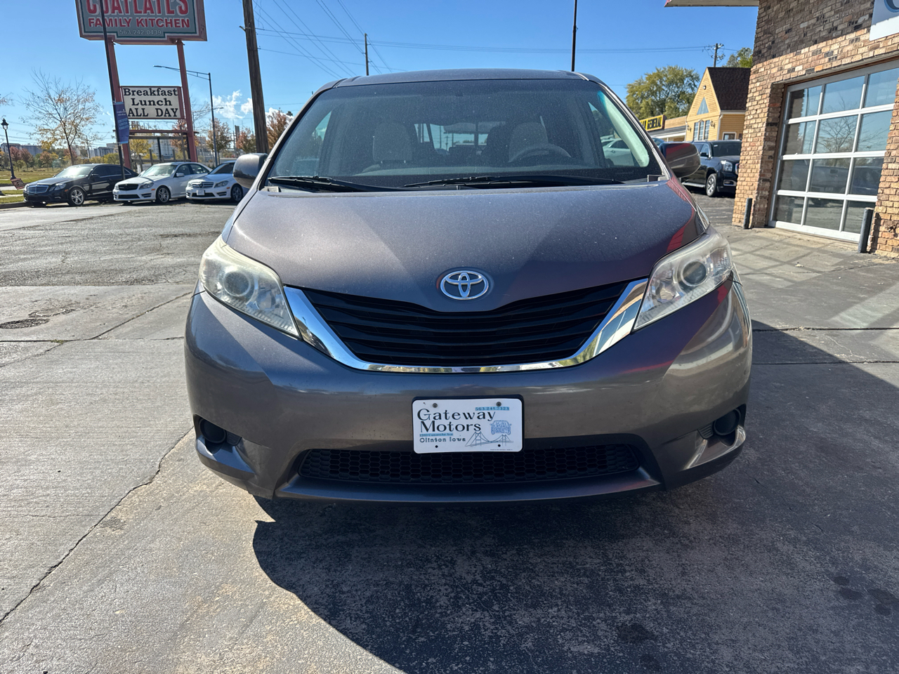 Toyota Sienna LE FWD 8-Passenger V6 2014
