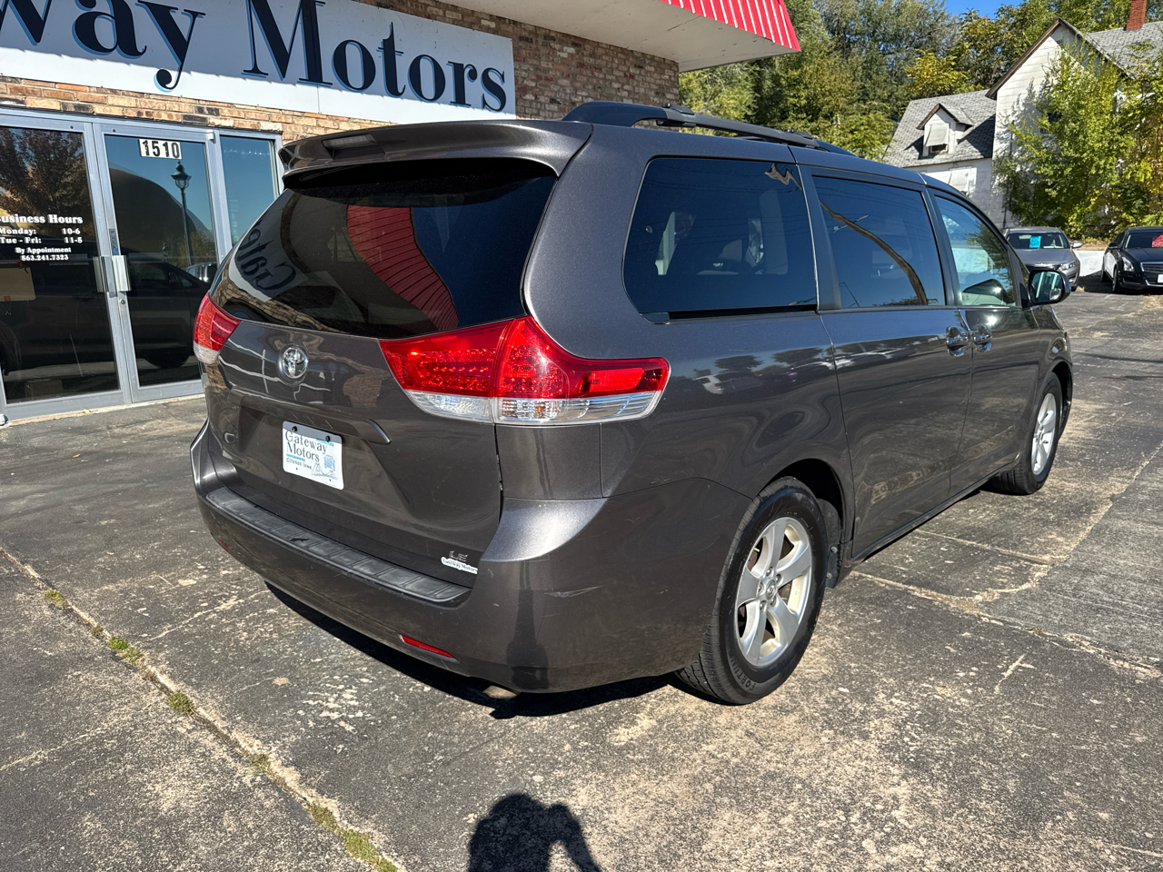 Toyota Sienna LE FWD 8-Passenger V6 2014