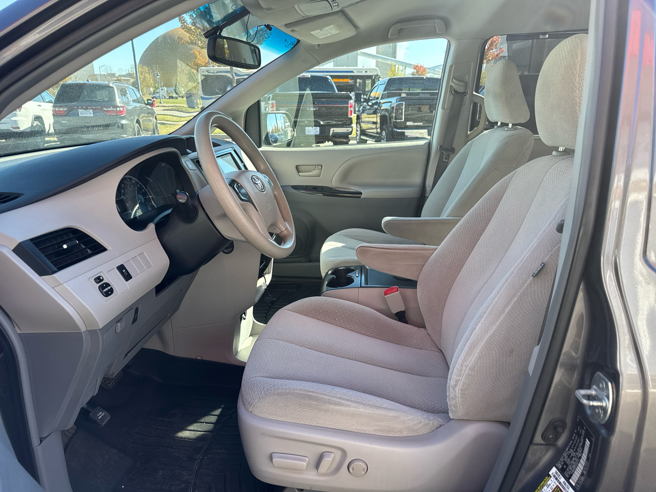 Toyota Sienna LE FWD 8-Passenger V6 2014