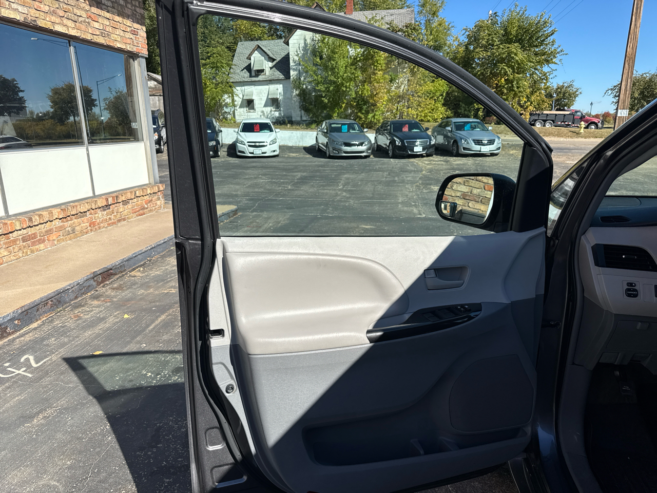 Toyota Sienna LE FWD 8-Passenger V6 2014