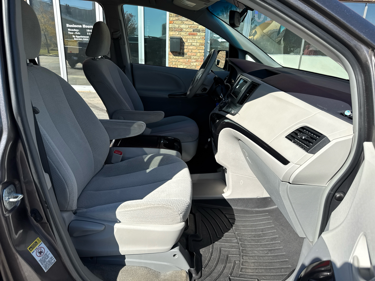 Toyota Sienna LE FWD 8-Passenger V6 2014