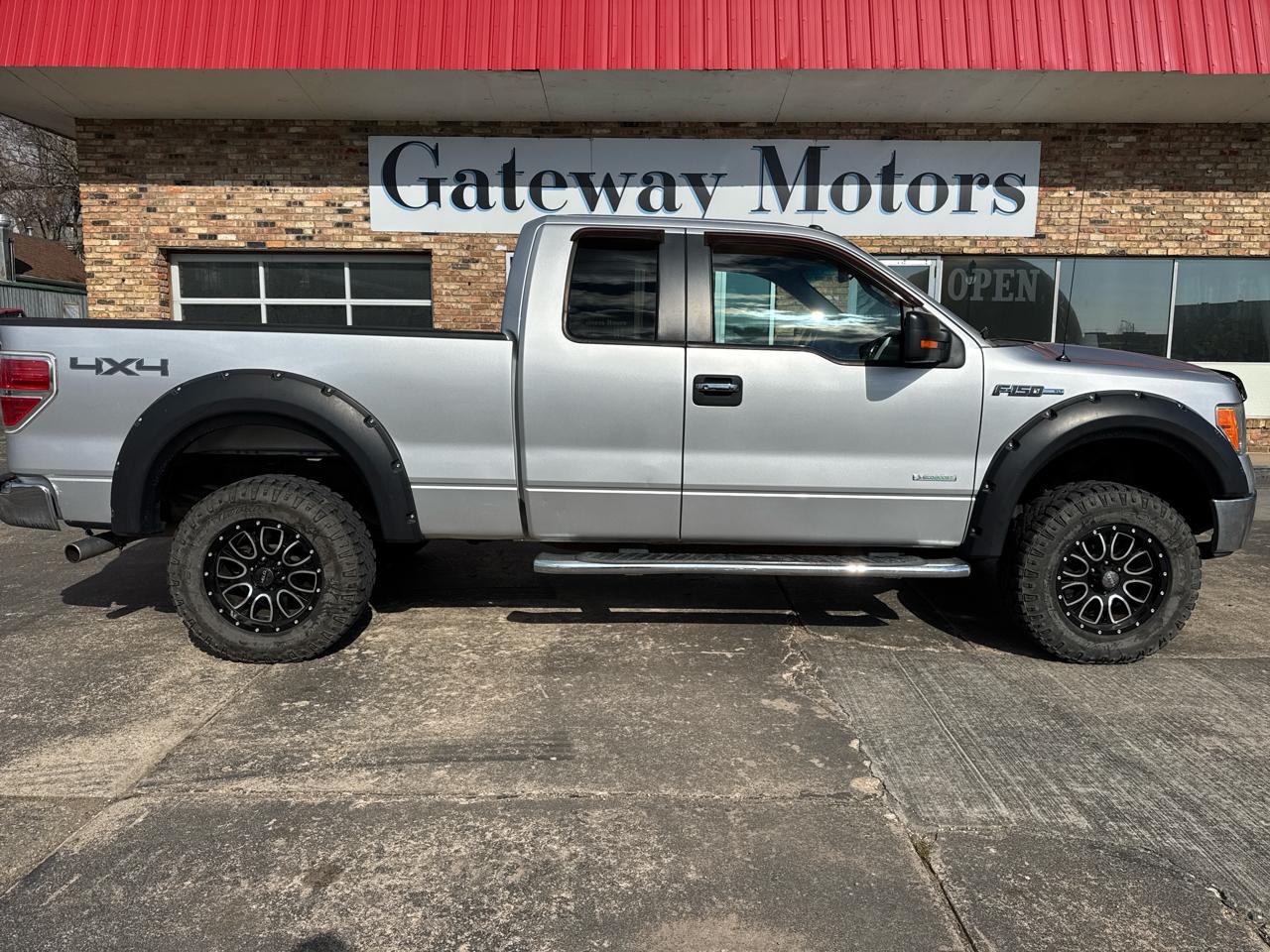 2014 Ford F-150 4WD SuperCab 133" XLT