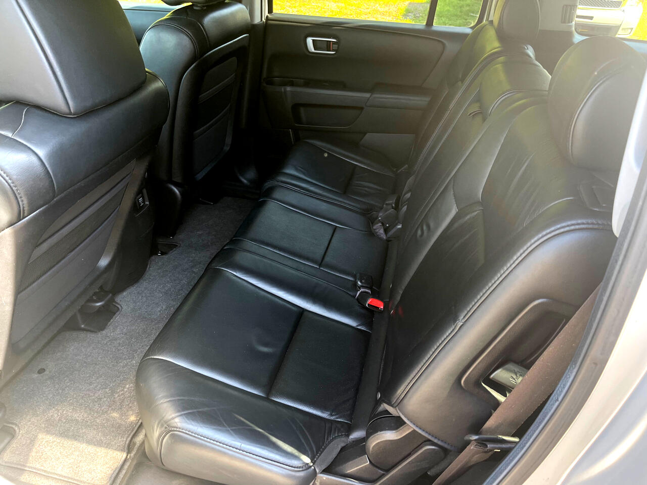 Honda Pilot EX-L 2WD 5-Spd AT 2011 Honda Pilot EX-L 2WD 5-Spd AT 2011