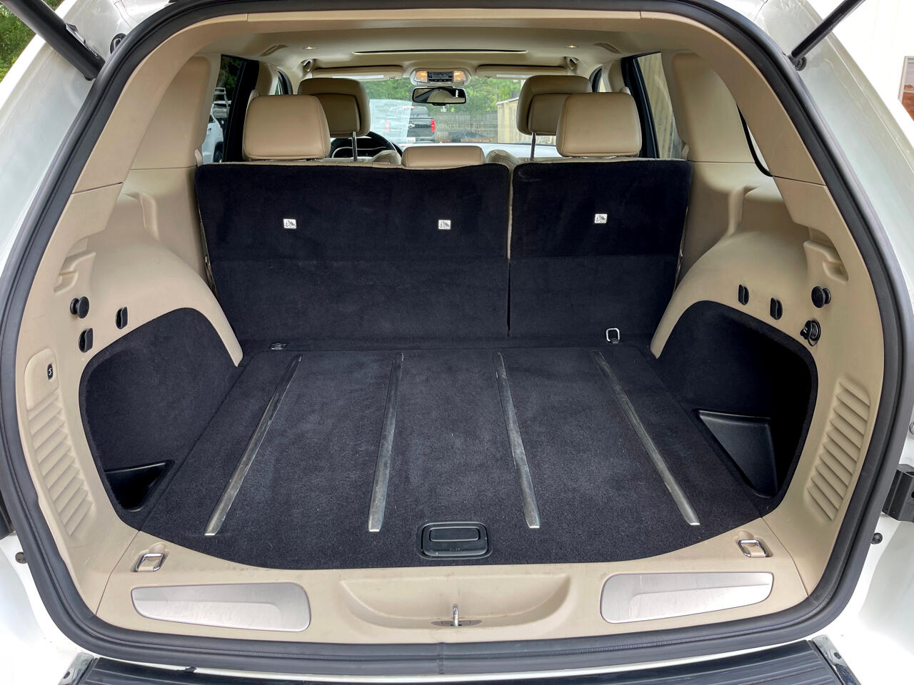 Jeep Grand Cherokee Limited 2WD 2016 Jeep Grand Cherokee Limited 2WD 2016