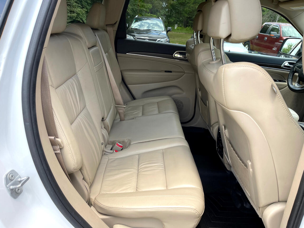 Jeep Grand Cherokee Limited 2WD 2016 Jeep Grand Cherokee Limited 2WD 2016