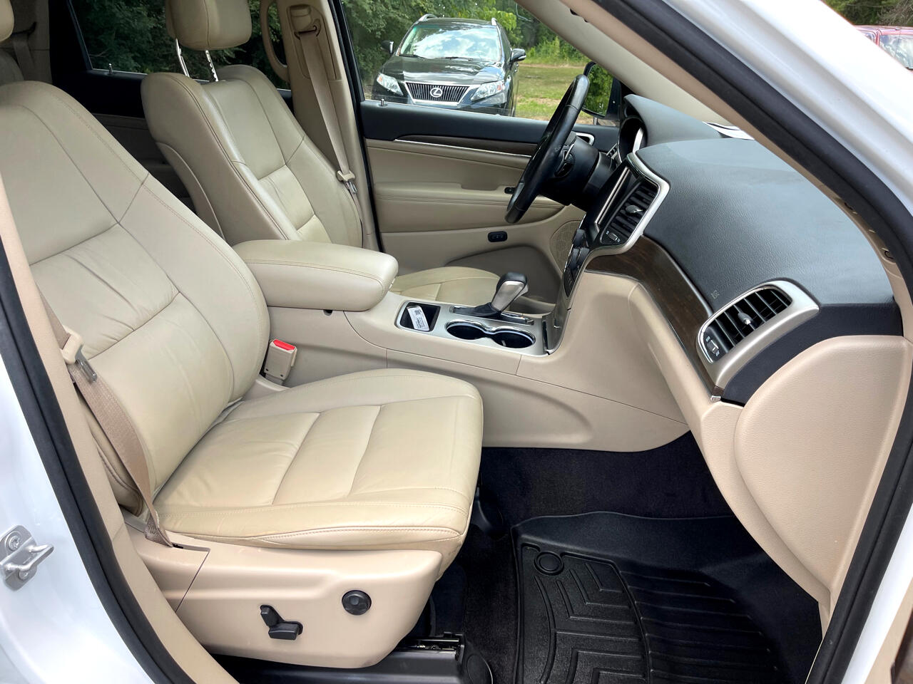 Jeep Grand Cherokee Limited 2WD 2016 Jeep Grand Cherokee Limited 2WD 2016