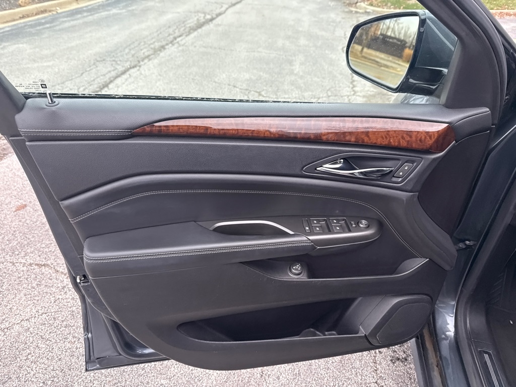 Cadillac SRX Luxury 2012