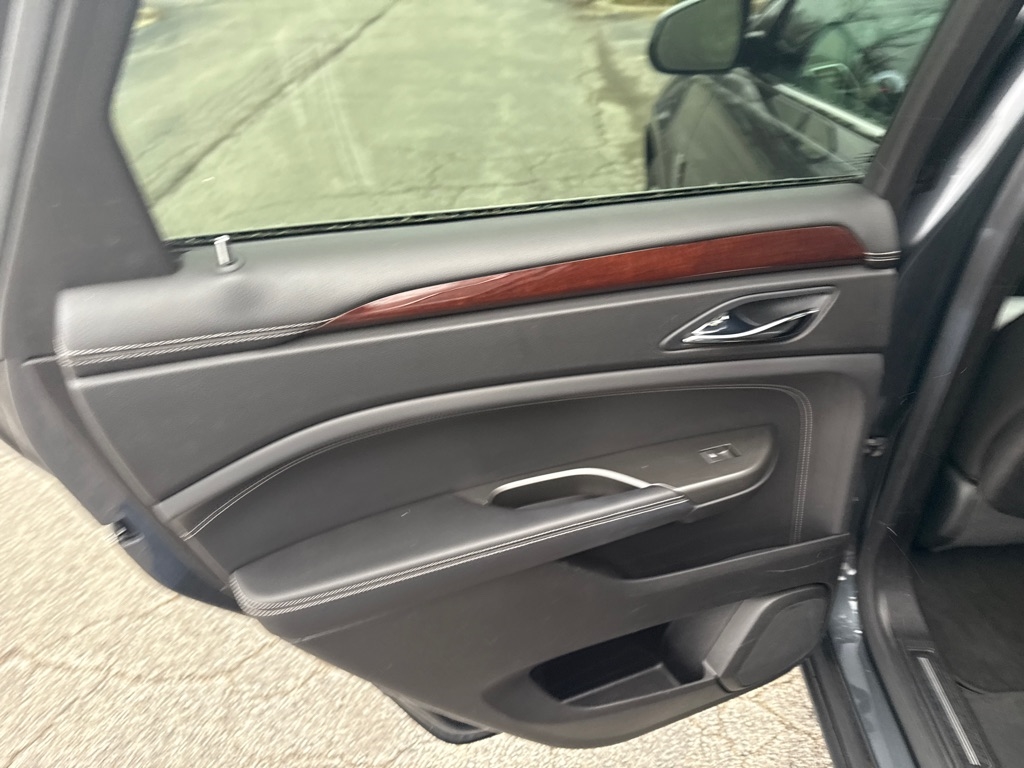 Cadillac SRX Luxury 2012