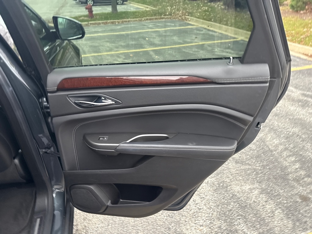 Cadillac SRX Luxury 2012