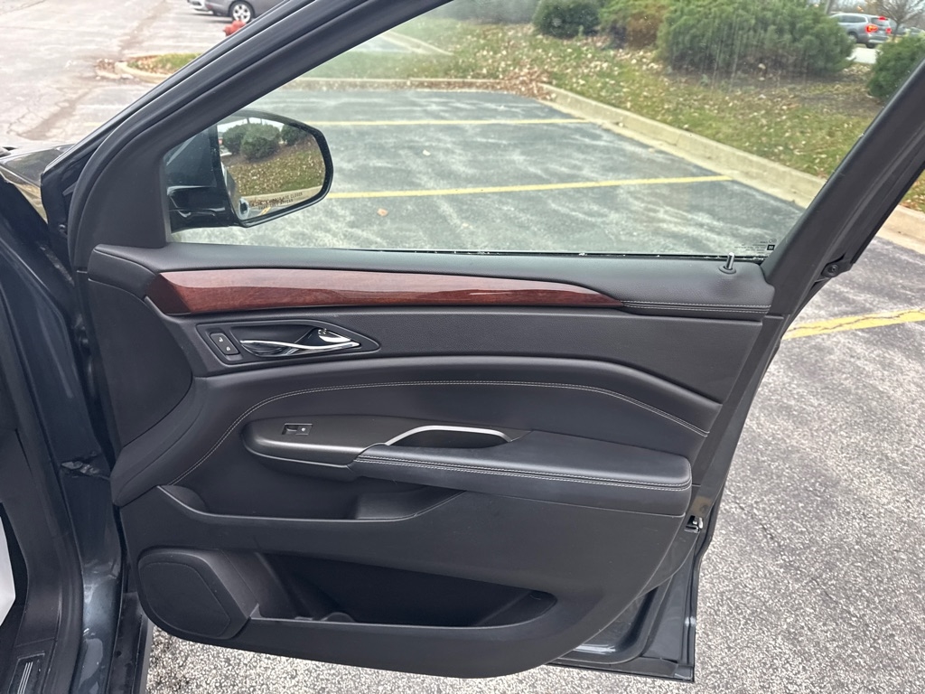 Cadillac SRX Luxury 2012