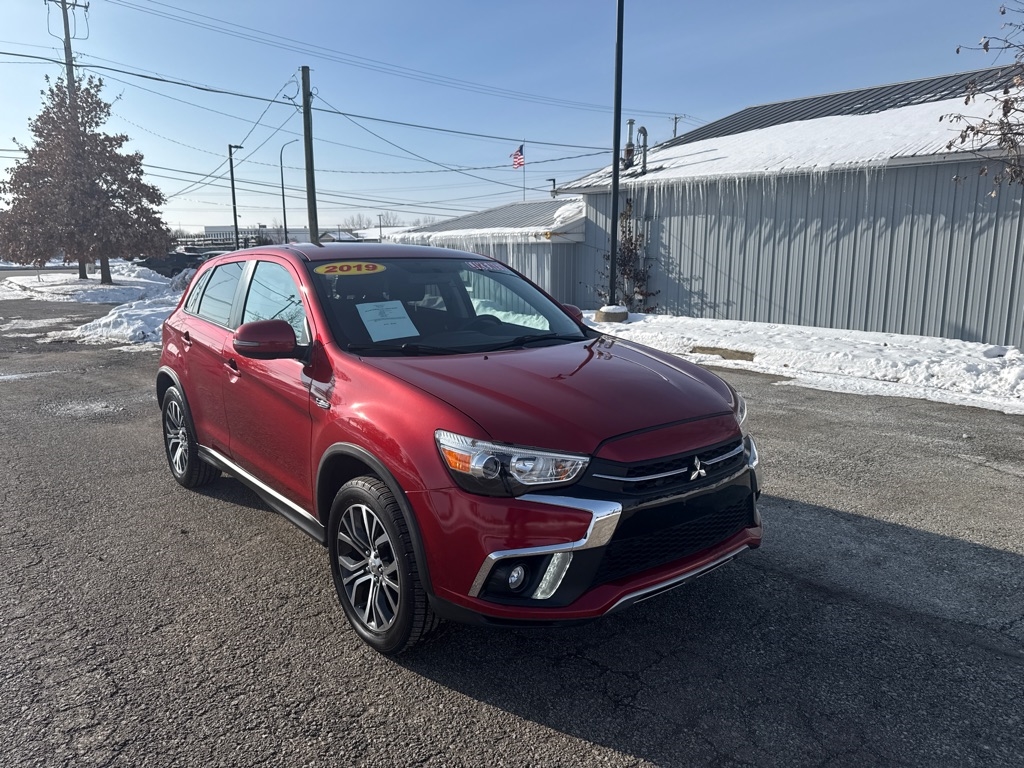 2019 Mitsubishi Outlander Sport SE's photo