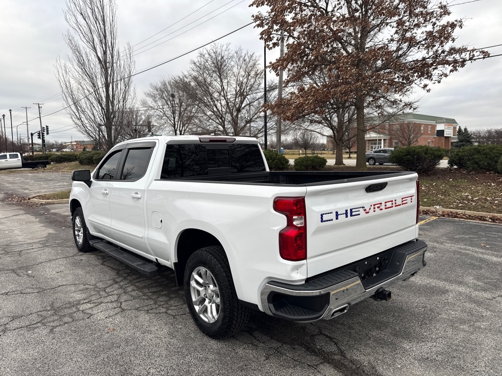 Chevrolet Silverado 1500 LT Crew Cab 4WD 2022