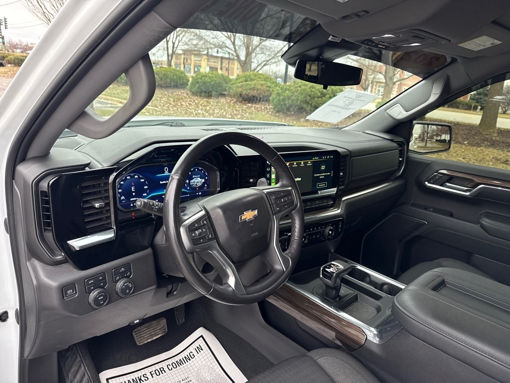 Chevrolet Silverado 1500 LT Crew Cab 4WD 2022