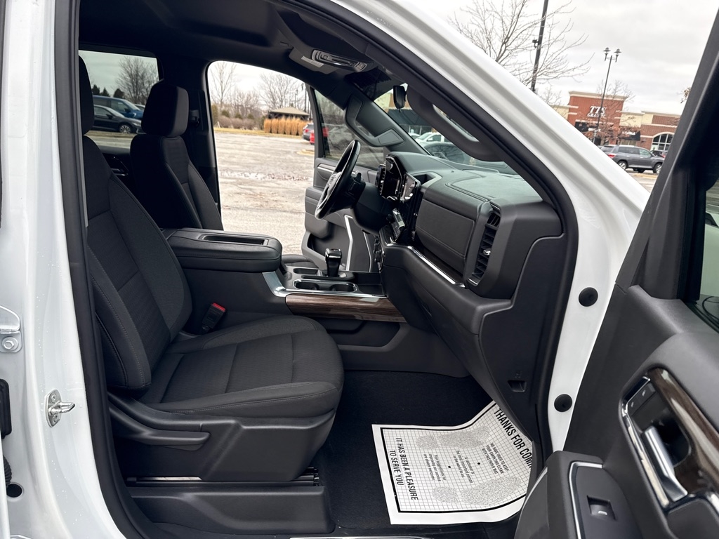 Chevrolet Silverado 1500 LT Crew Cab 4WD 2022