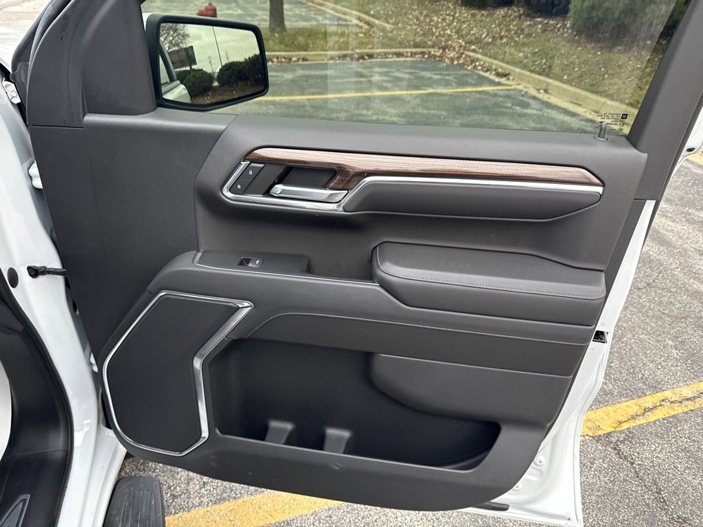 Chevrolet Silverado 1500 LT Crew Cab 4WD 2022