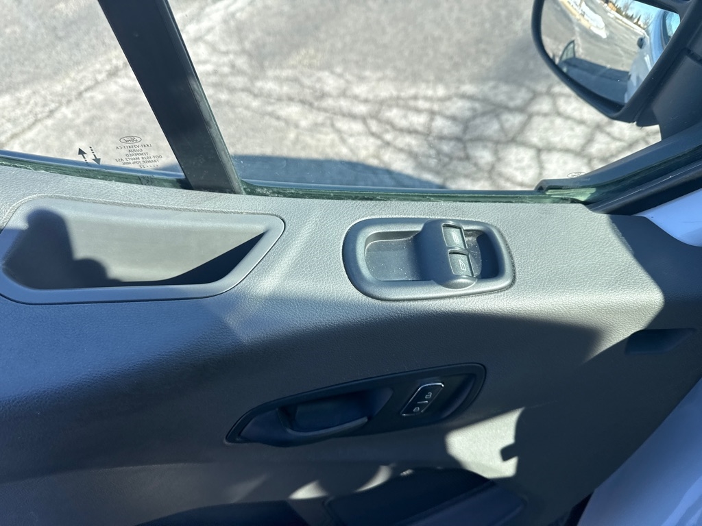 Ford Transit 150 Van Low Roof w/Sliding Pass. 130-in. WB 2022