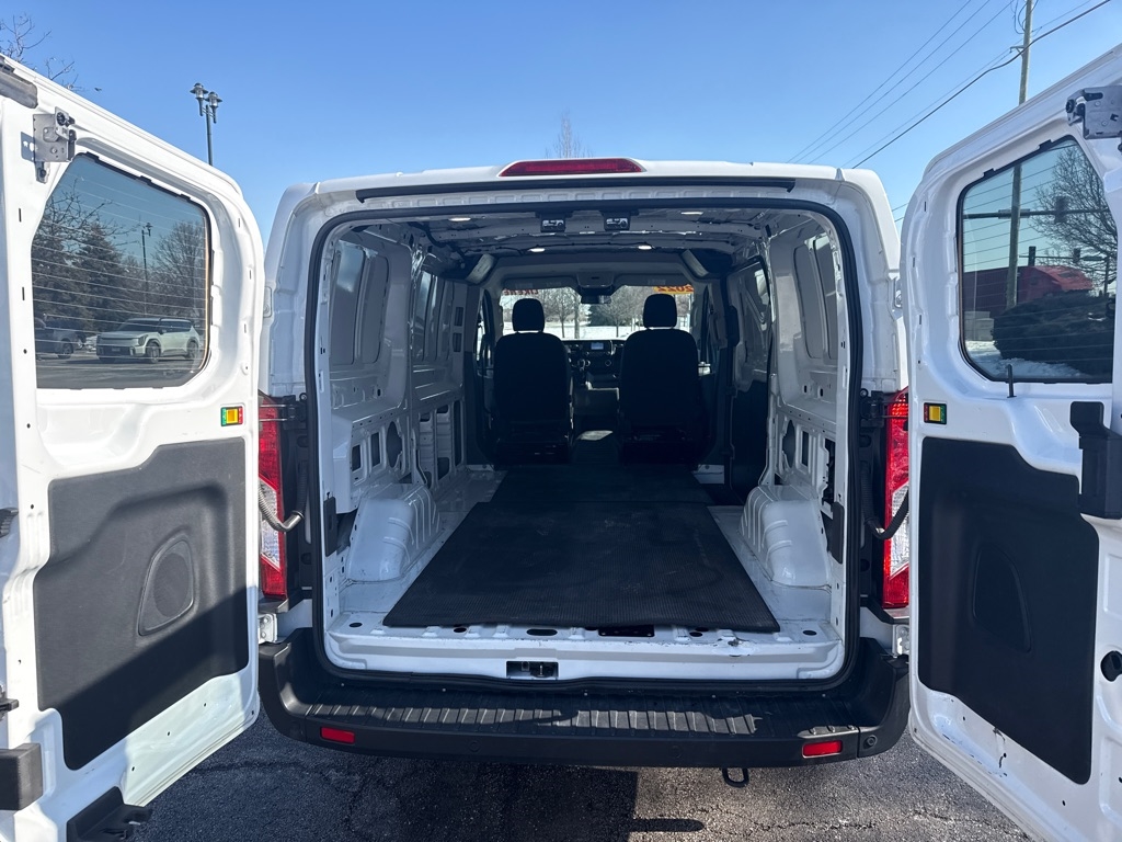 Ford Transit 150 Van Low Roof w/Sliding Pass. 130-in. WB 2022