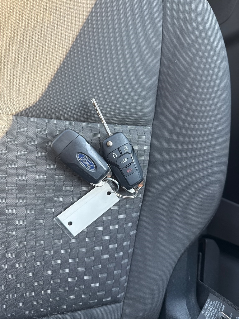 Ford Transit 150 Van Low Roof w/Sliding Pass. 130-in. WB 2022