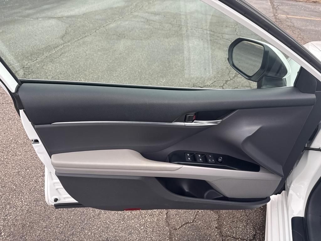 Toyota Camry SE 2020