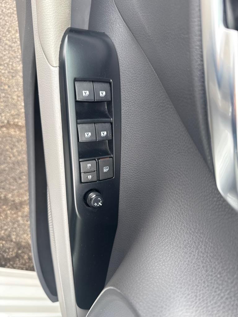 Toyota Camry SE 2020