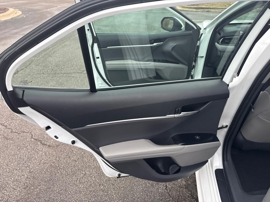 Toyota Camry SE 2020