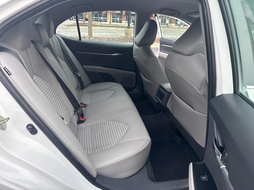 Toyota Camry SE 2020