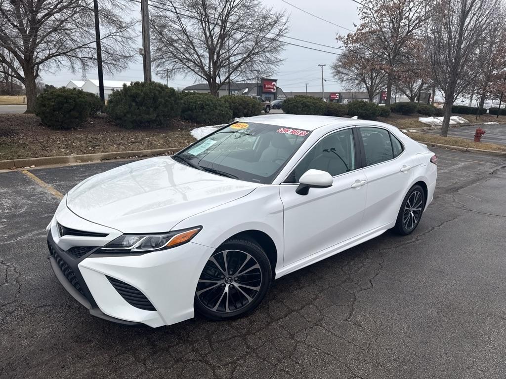 Toyota Camry SE 2020