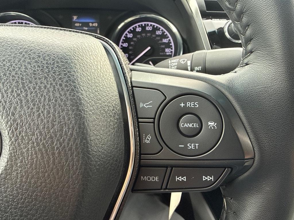 Toyota Camry SE 2020